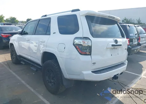 2020 Toyota 4Runner Sr5 Premium z USA, uszkodzony, nr VIN JTEBU5JR2L5765401